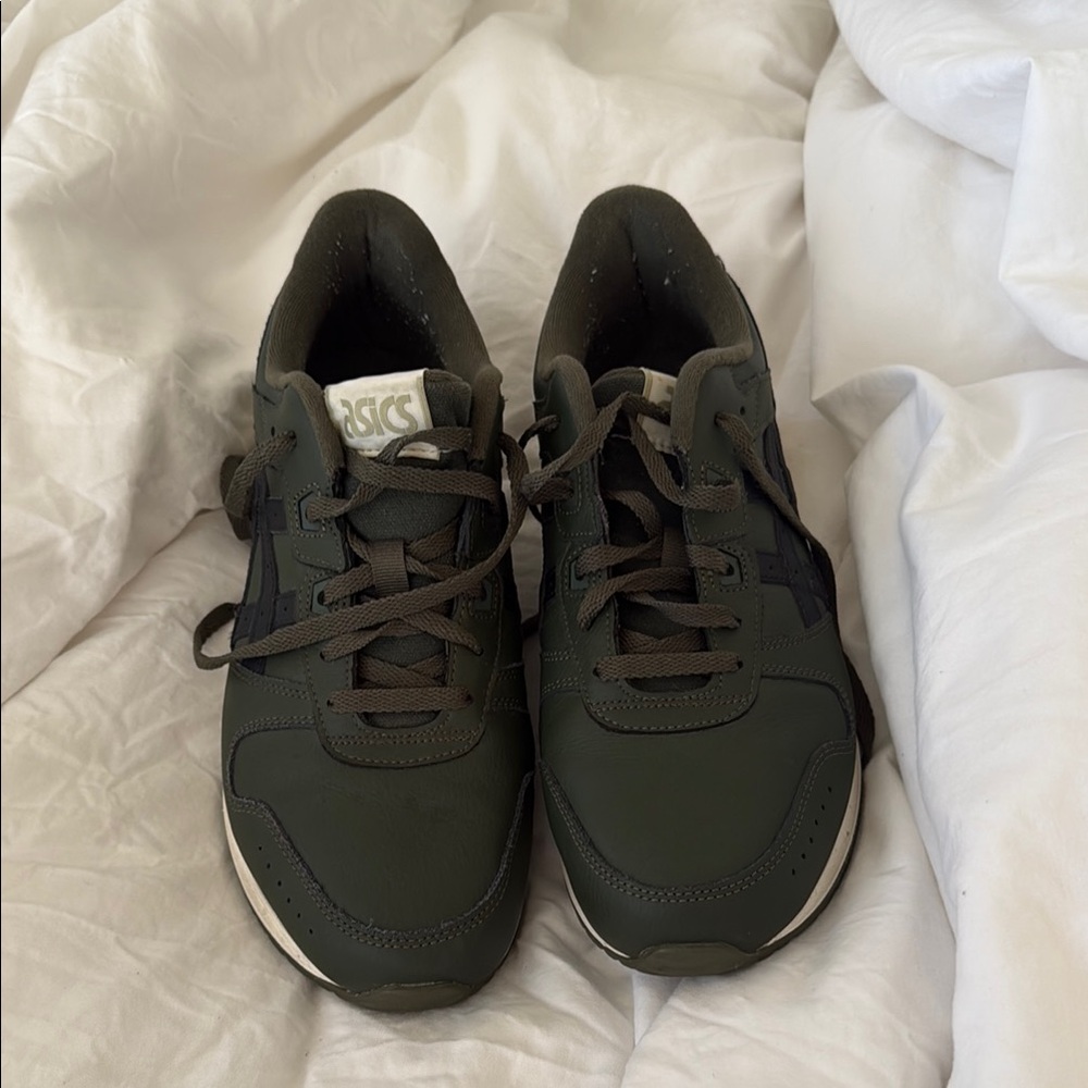 ASICS Men's Green Sneakers